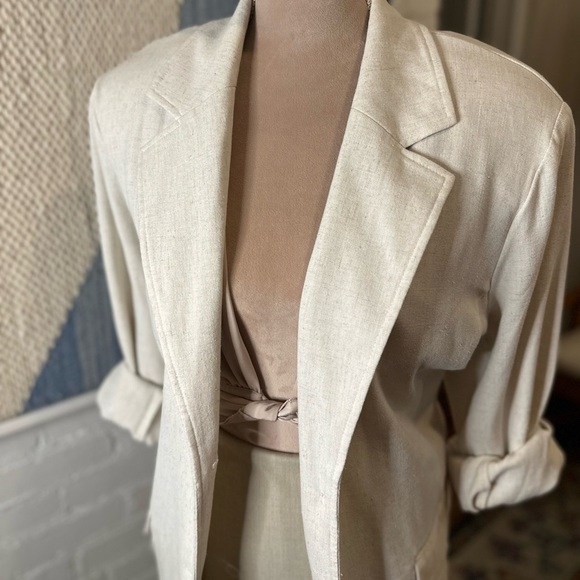 Sag Harbor Linen Blend Relaxed Cream Blazer - Picture 3 of 10